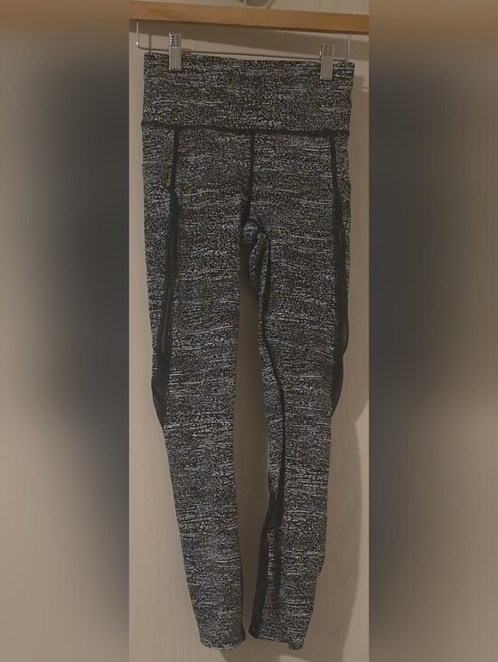lululemon athletica Pants - Lululemon Pace Perfect 7/8 Tight 25" | Air Time White Black / Black | Size 4